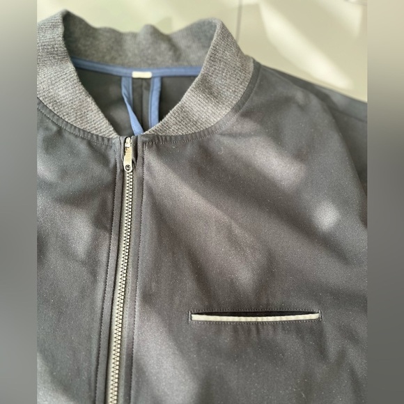 [L] Lululemon Swipe Right Jacket Black / Heathered Black - Picture 9 of 15